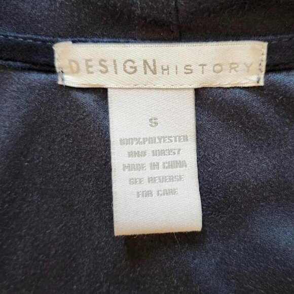 Design History Vest - Picture 2 of 8